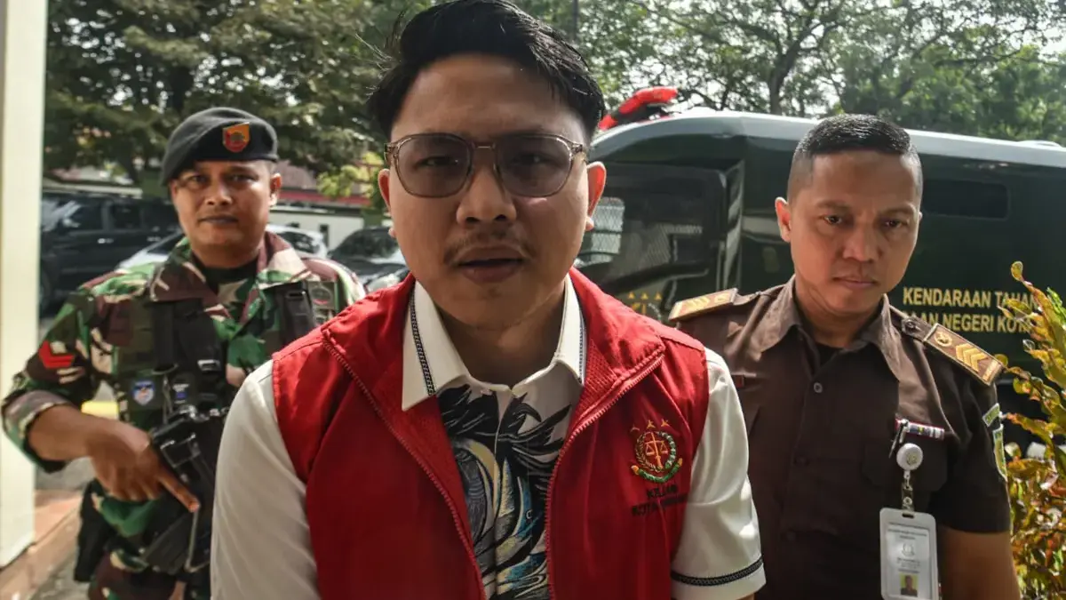 Terdakwa dugaan kasus penghinaan terhadap Suku Sunda Muhammad Adimas Firdaus Putra Nasihan alias Resbob
