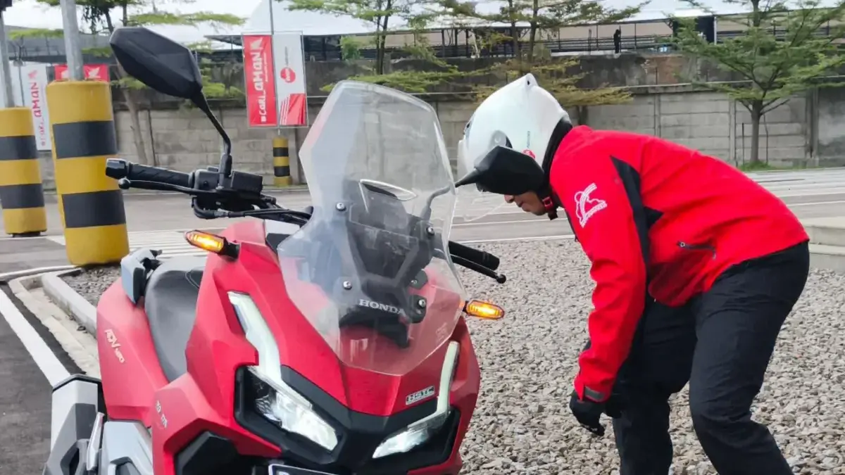 Pahami Fungsi Lampu Hazard, Hindari Penggunaan yang Tidak Tepat Saat Berkendara