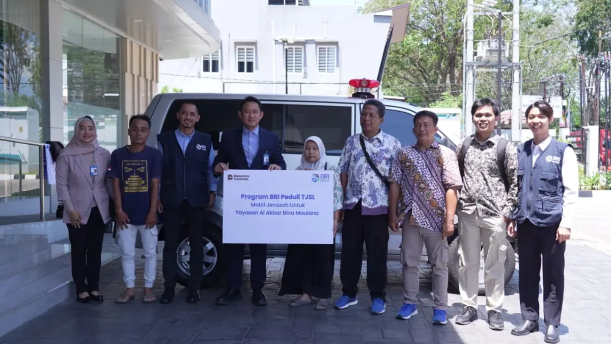 BRI Cabang Cirebon Gunung Jati Serahkan Bantuan Mobil Jenazah kepada Yayasan Al Akbar Bina Maulana Respons Inisiatif Masyarakat, BRI Cabang Cirebon Gunung Jati Serahkan Bantuan Mobil Jenazah kepada Yayasan Al