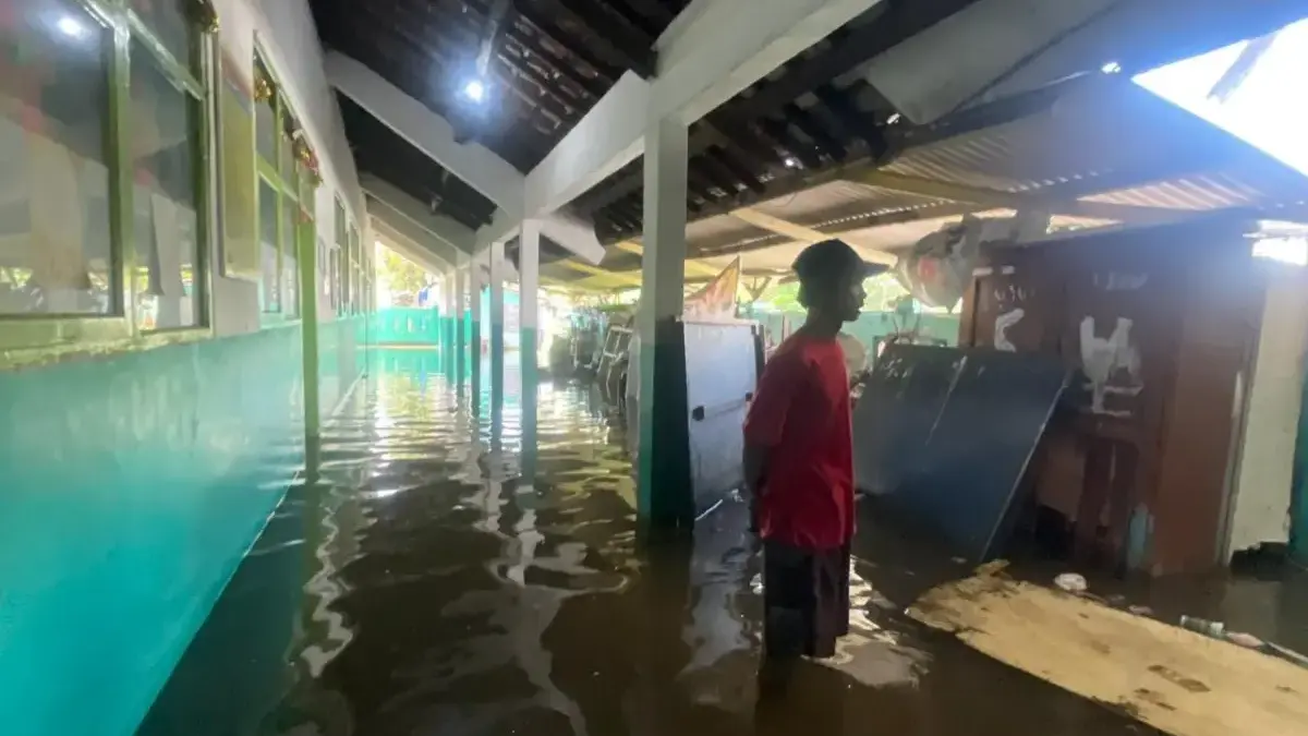 Banjir yang tak kunjung surut di kawasan Jalan Raya Sapan, Desa Tegalluar, Kecamatan Bojongsoang