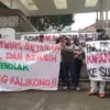 Uang Konsinyasi Tol Cisumdawu Kian Memanas, Kantor PN Sumedang Digeruduk Massa Aksi