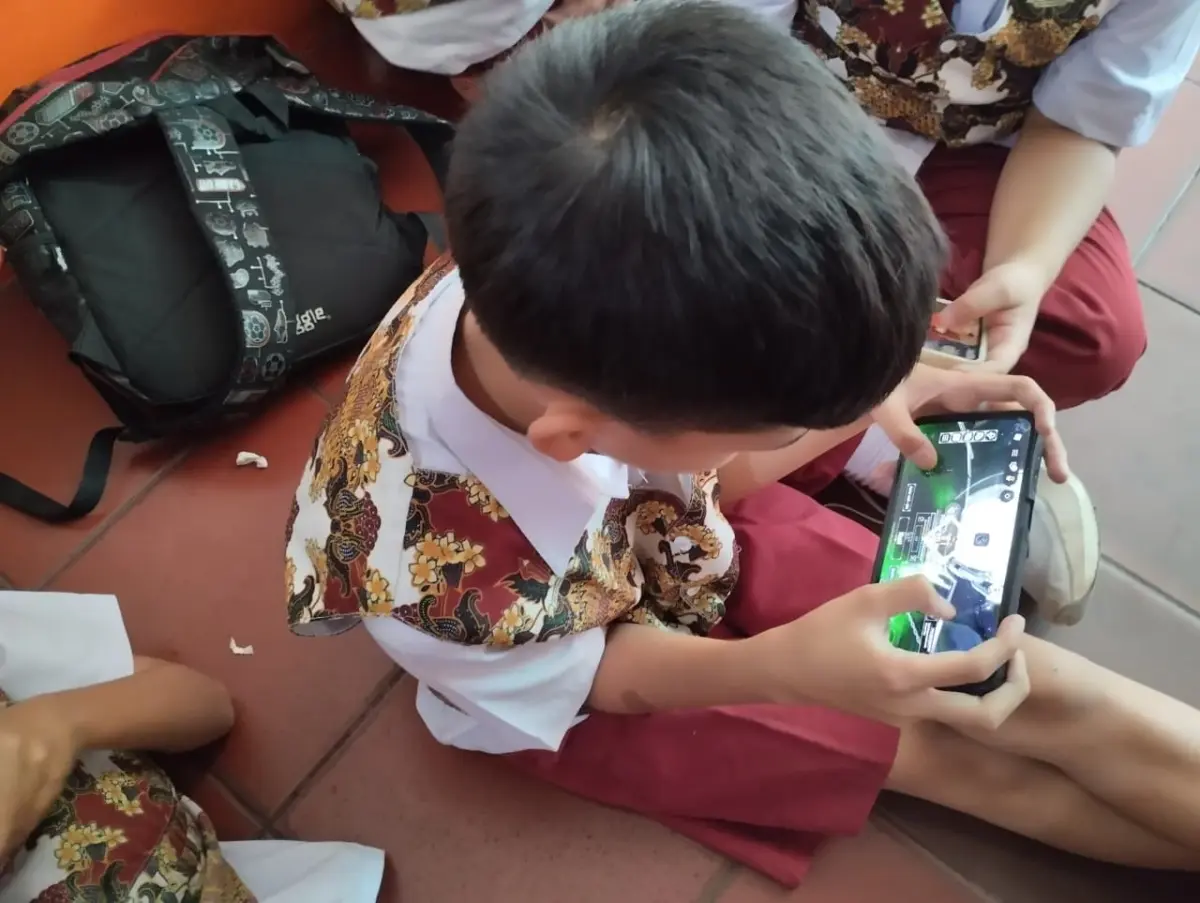 Viral Siswa Hina Guru di Purwakarta, Pemkot Cimahi Terapkan Larangan Bawa HP di Sekolah – jabarekspres.com