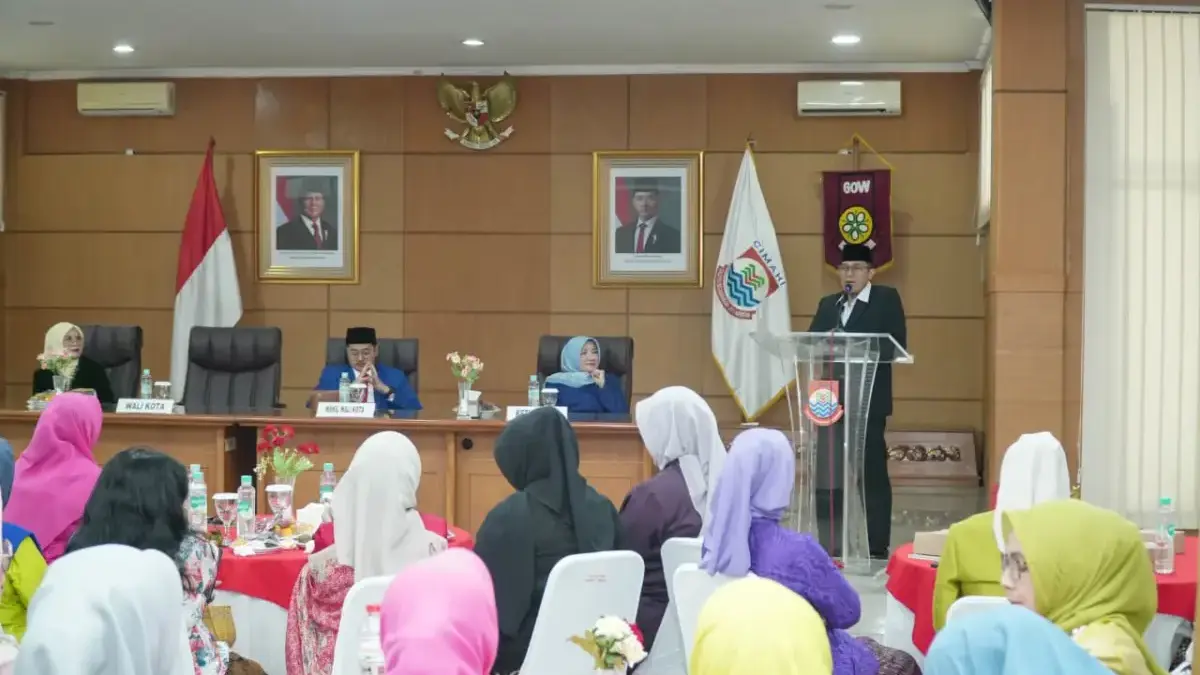 Ngatiyana Beberkan Potensi Besar Perempuan Produktif Cimahi, Ini Tantangannya! Wali Kota Cimahi, Ngatiyana saat Menghadiri Talkshow Interaktif Peringatan Hari Kartini 2026 Kota Cimahi (Mong