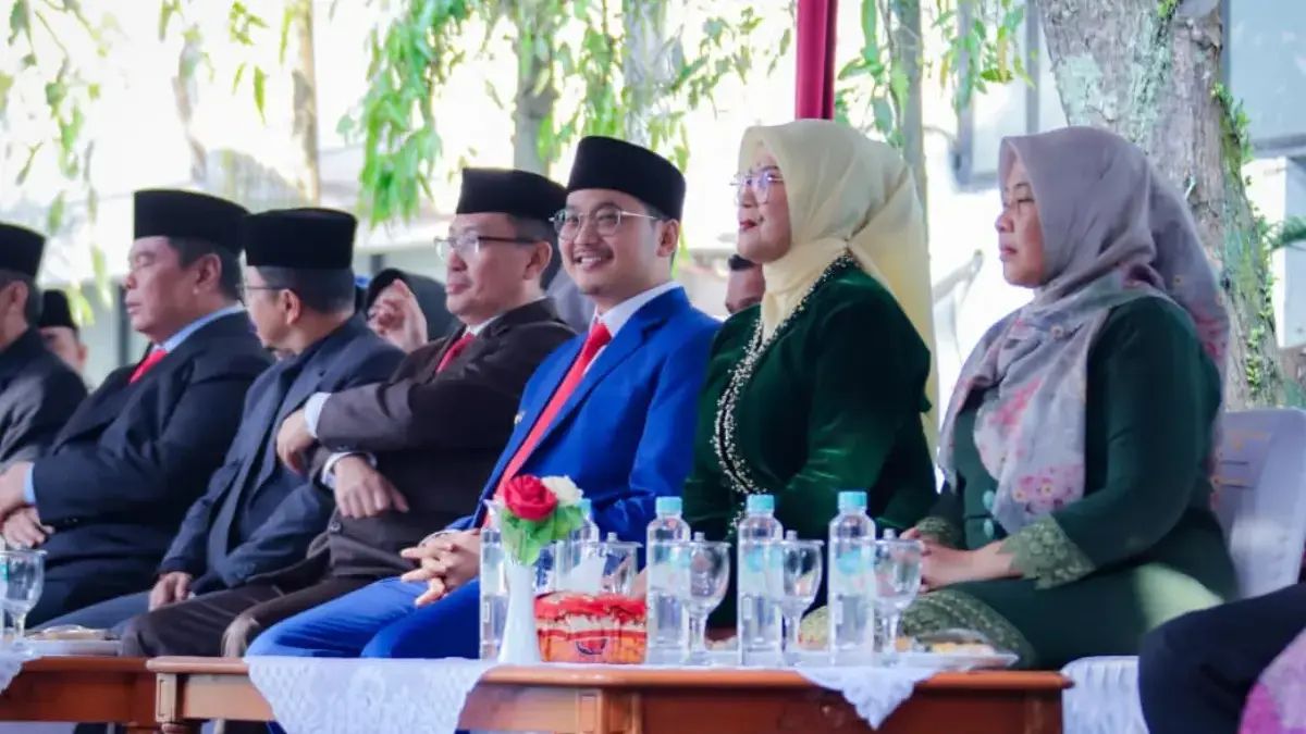 Peringatan Hari Kartini di Cimahi, Gaungkan Semangat Perempuan Mandiri dan Berkelas Wakil Wali Kota Cimahi, Adhitia Yudhistira saat menghadiri Upacara Peringatan Hari Kartini (mong)