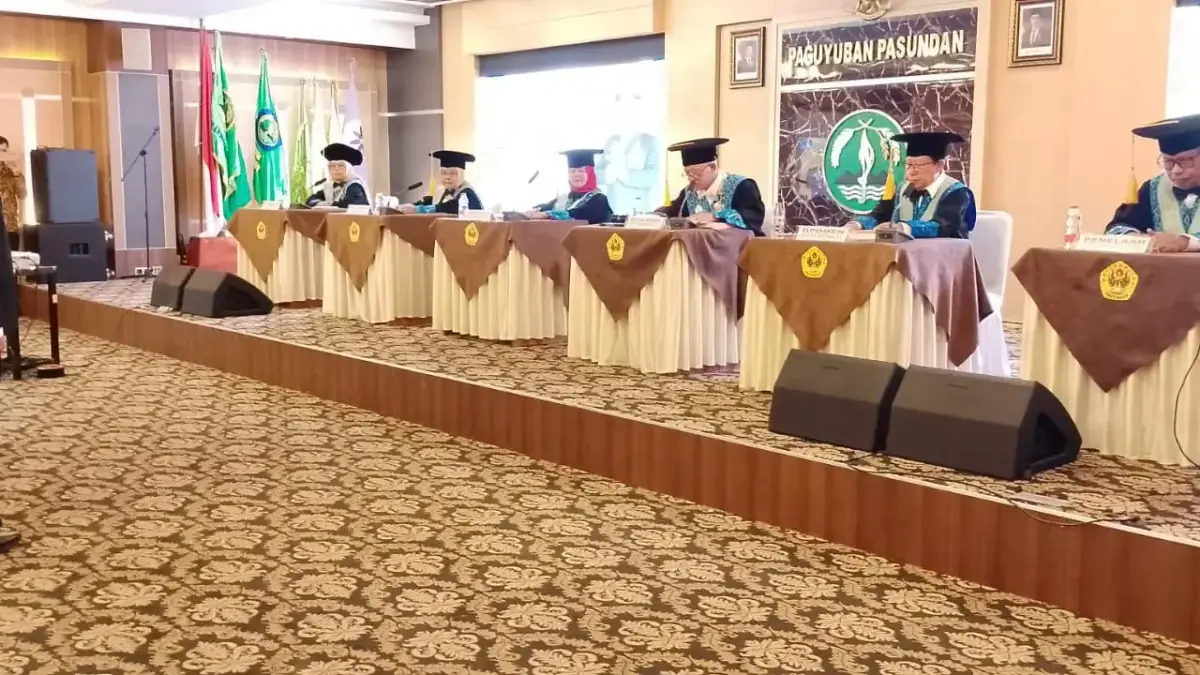 Kepala Lembaga Pemasyarakatan (Kalapas) Kelas IIB Banjar, Tutut Prasetyo, resmi menyandang gelar Doktor Ilmu H