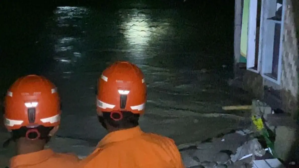 Pohon Tumbang Picu Luapan Kali, Ponpes di Jonggol-Bogor Terendam Banjir