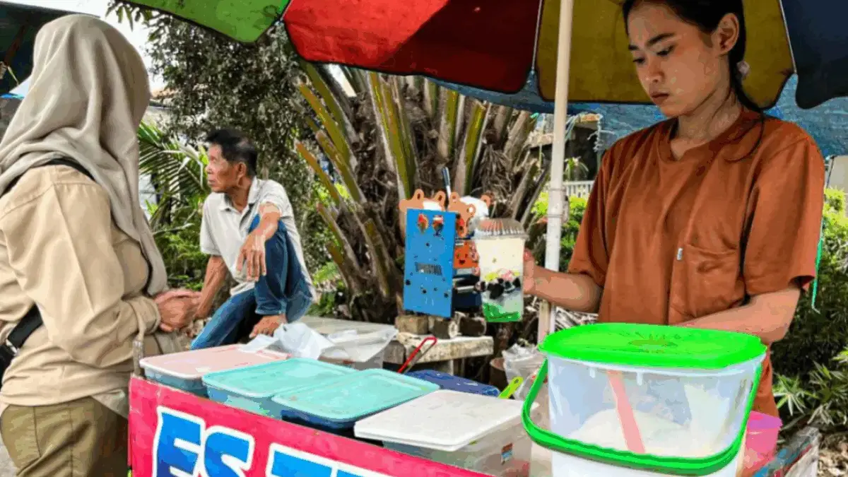 Terhimpit Harga Kemasan, Penjual Es Teler di Padalarang Bertahan Tanpa Naikkan Harga Terhimpit Harga Kemasan, Penjual Es Teler di Padalarang Bertahan Tanpa Naikkan Harga