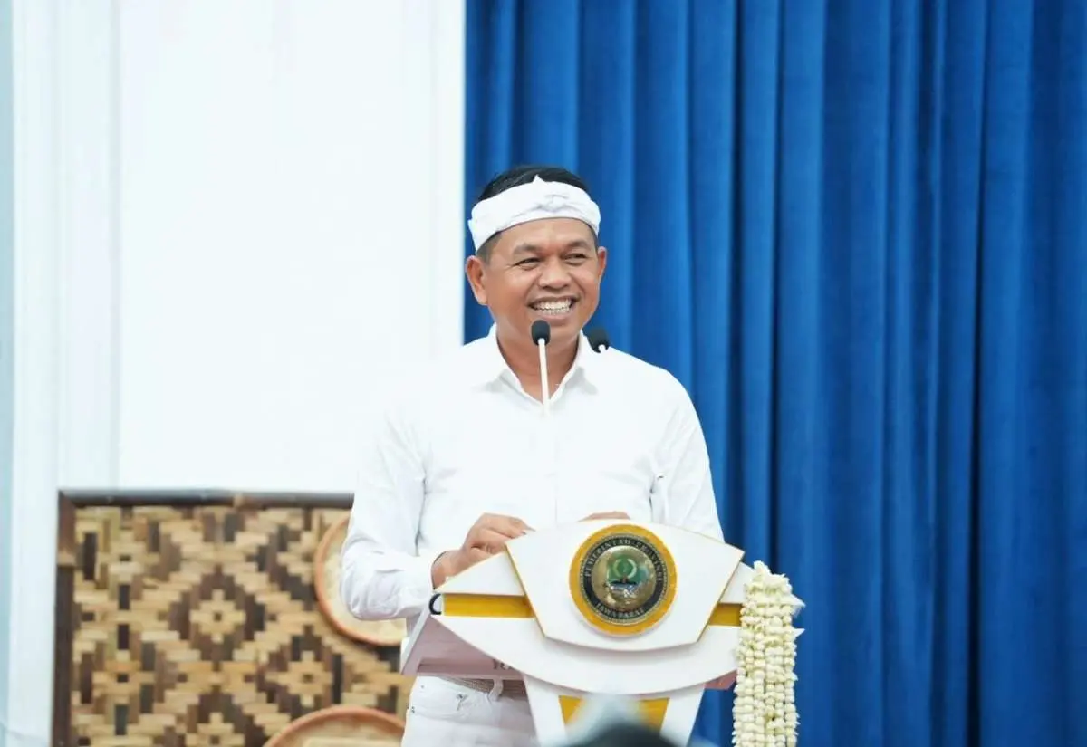 KDM Kaji Ulang Jalur Khusus Tambang, Janji 2026 Selesai Malah Molor  – jabarekspres.com