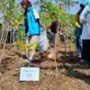 Yayasan Gogogreen Cimahi saat Melaksanakan Penanaman Bersama di Lahan Eks TPA Leuwigajah, Cireundeu, Kota Cima