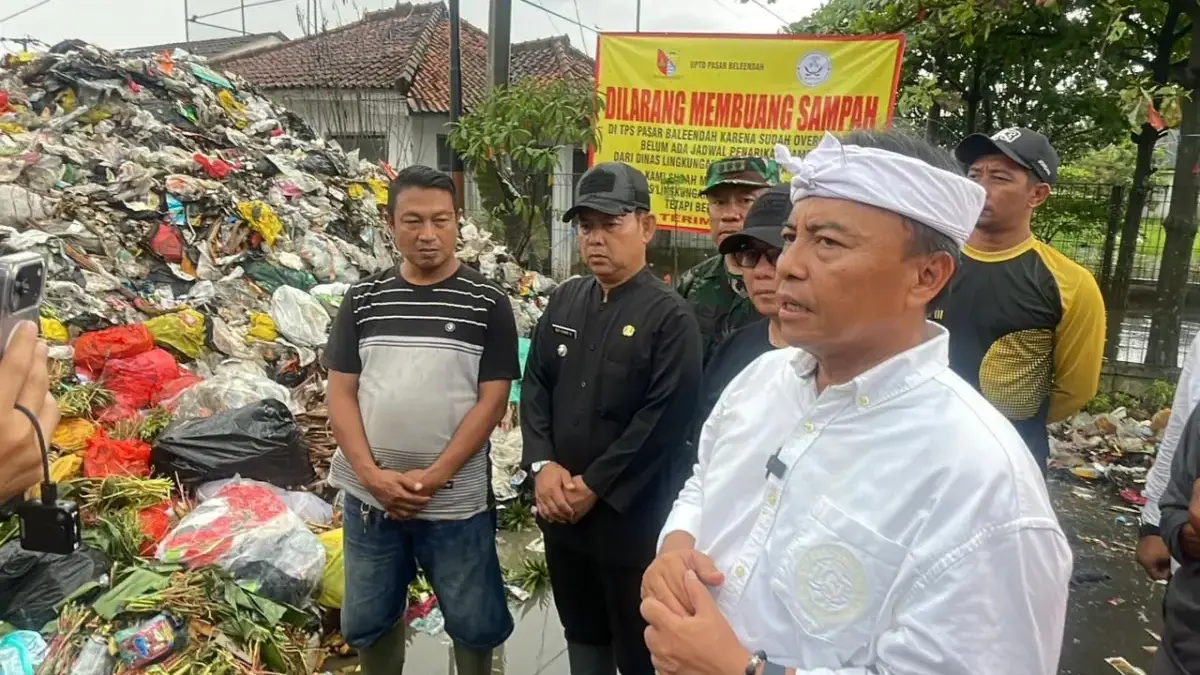 Sekretaris Daerah (Sekda) Provinsi Jawa Barat, Herman Suryatman, turun langsung ke lokasi