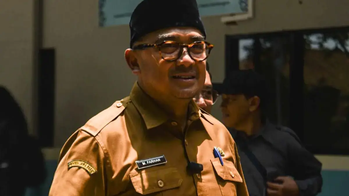 Ilustrasi: Wali Kota Bandung Muhammad Farhan saat menemui awak media. Foto: Dimas Rachmatsyah / Jabar Ekspres
