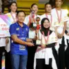 Penyerahan piala Juara 1 Proliga 2026 oleh Menteri Koordinator Bidang Infrastruktur dan P