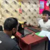 Polisi berhasil membekuk seorang pria yang diduga memalak tukang bangunan dengan dalih “uang koordinasi” di Pe