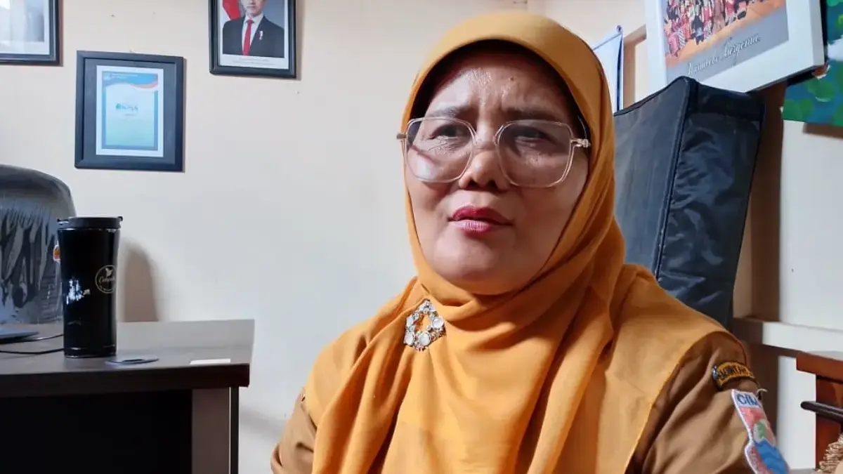bagi seorang perempuan yang telah menghabiskan lebih dari tiga dekade hidupnya di ruang kelas sebagai guru Bah