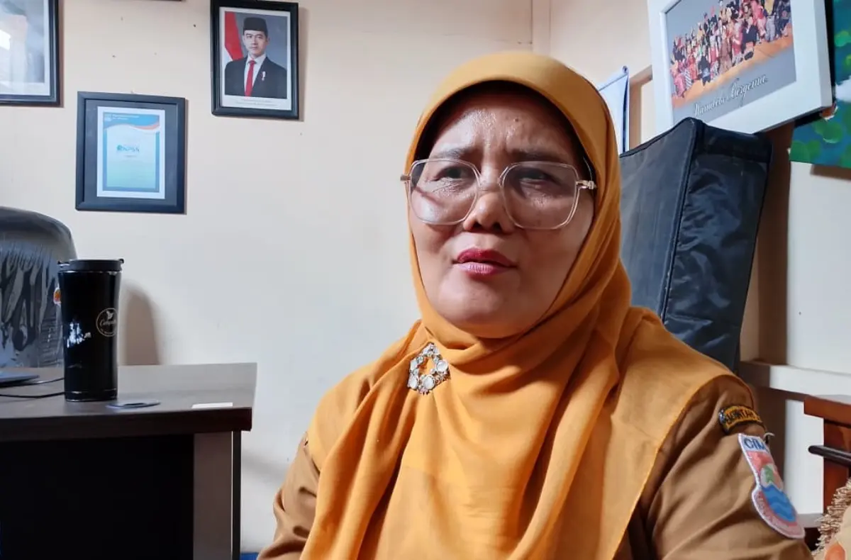 Jejak Putih Debu Kapur dan Cinta yang Tak Pernah Pudar dalam Ruang Kelas – jabarekspres.com