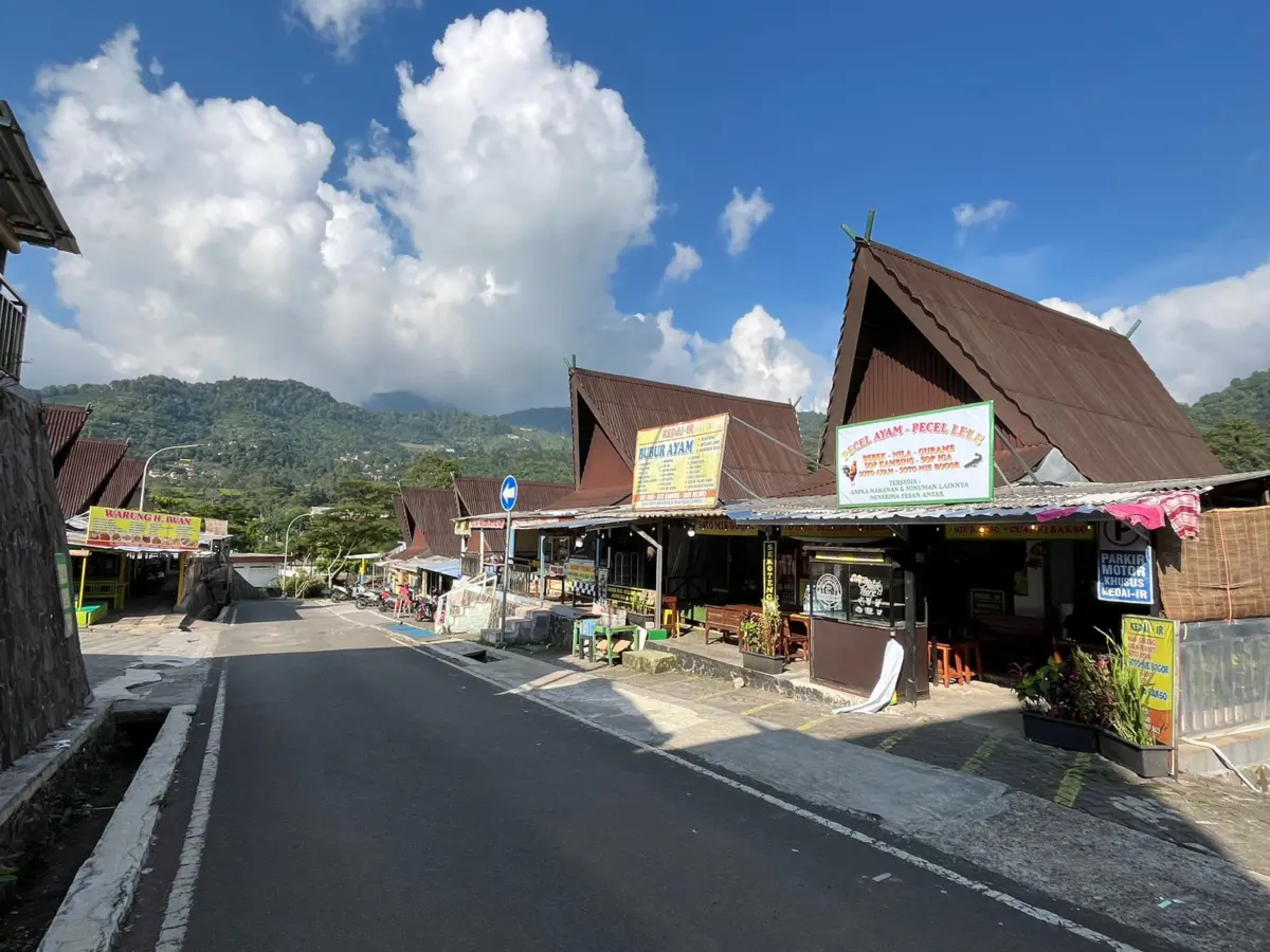 Pedagang Direlokasi ke Rest Area Gunung Mas Mengeluh Sepi, Penghasilan Kerap Nol Rupiah – jabarekspres.com