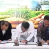 CEO Pertamina New & Renewable Energy, John Anis, bersama PTPN III, Ryanto Wisnuardhy dan
