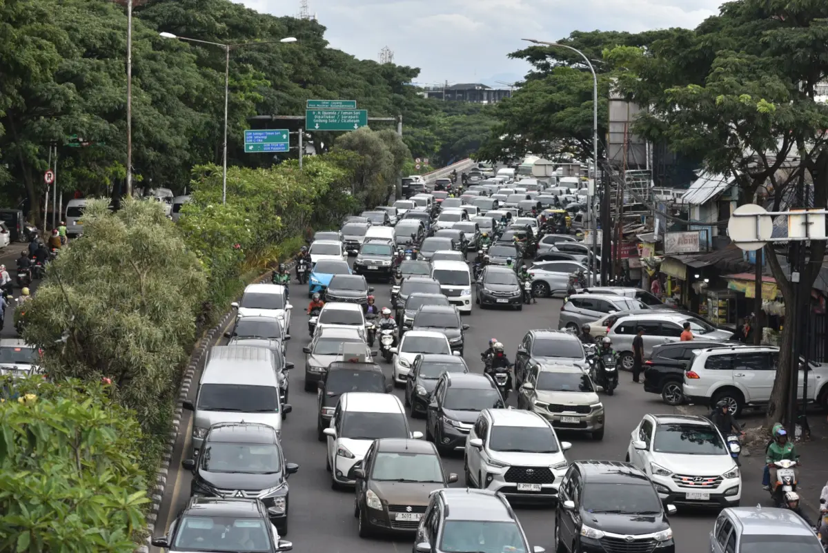 Long Weekend, Ratusan Personel Polrestabes Bandung Disiagakan untuk Antisipasi Kemacetan – jabarekspres.com