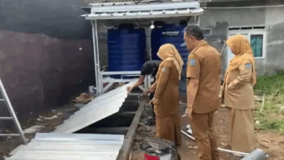 Air Sumur Warga Keruh dan Berbau, DLH Temukan IPAL MBG Diduga Terlalu Dekat dengan Pemukiman Air Sumur Warga Keruh dan Berbau, DLH Temukan IPAL MBG Terlalu Dekat dengan Pemukiman