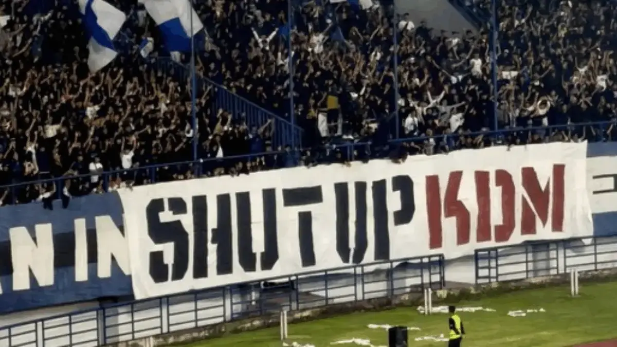 Dedi Mulyadi Respons Spanduk ‘Shut Up KDM’ yang Terbentang di GBLA