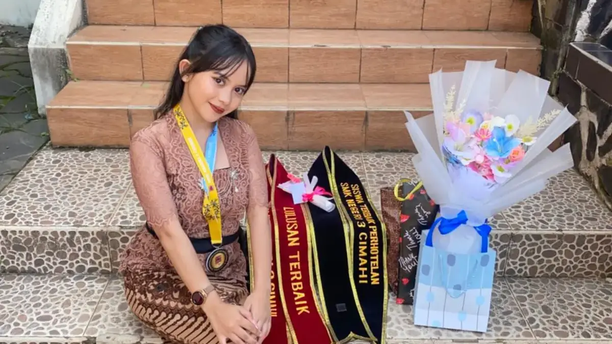 Jadi Siswi Berprestasi di SMKN 3 Cimahi, Ini Pesan Adel Delen Alfila Jadi Siswi Berprestasi di SMKN 3 Cimahi, Ini Pesan Adel Delen Alfila