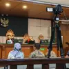 Dok. Sidang lanjutan dugaan kasus Korupsi Ijon Proyek di Pemkab Bekasi. Senin, (18/5). Foto. Sandi Nugraha.