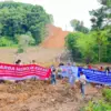 Polemik Penebangan Pohon Picu Demo Warga Sentul City. FOTO: Dzihar/Jabar Ekspres.