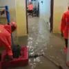 Hujan deras yang menerjang wilayah Kecamatan Babakan Madang, Kabupaten Bogor, pada Minggu (24/5/2026) sore men