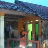Hujan deras disertai angin kencang menerjang wilayah Tamansari, Kecamatan Rumpin, Kabupaten Bogor, pada Minggu