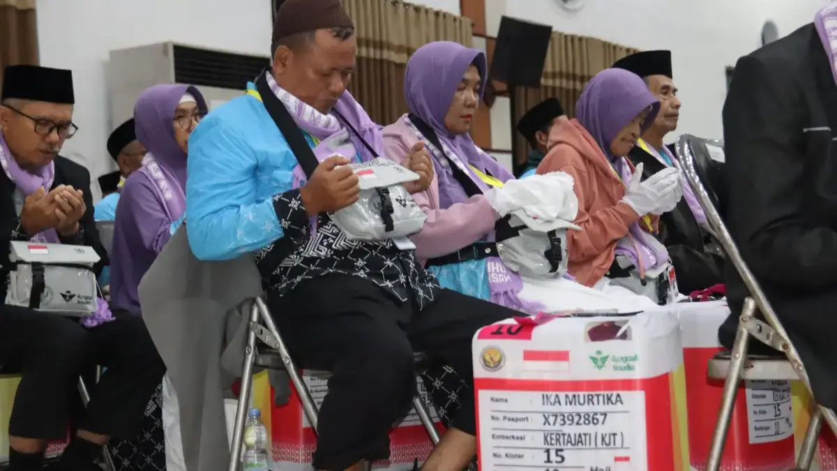 439 Calon Haji Ciamis Gelombang Pertama Dilepas Bupati, Terbang Perdana dari BIJB Kertajati 439 Calon Haji Ciamis Gelombang Pertama Dilepas Bupati, Terbang Perdana
