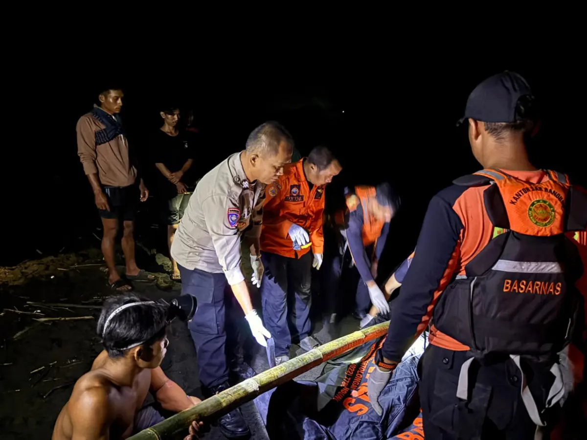 Niat Ambil Kelapa, Lansia Tenggelam di Sungai Ciwulan-Tasikmalaya Ditemukan Tak Bernyawa – jabarekspres.com