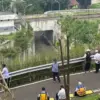 Underpass yang juga terhubung dengan kawasan jalur motor yang saat ini ditutup karena retakan akibat longsor b