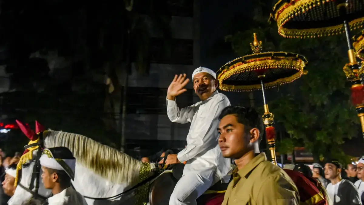 Puncak Kirab Tatar Sunda di Bandung: Ragam Kesenian Ditampilkan hingga Warga Pingsan
