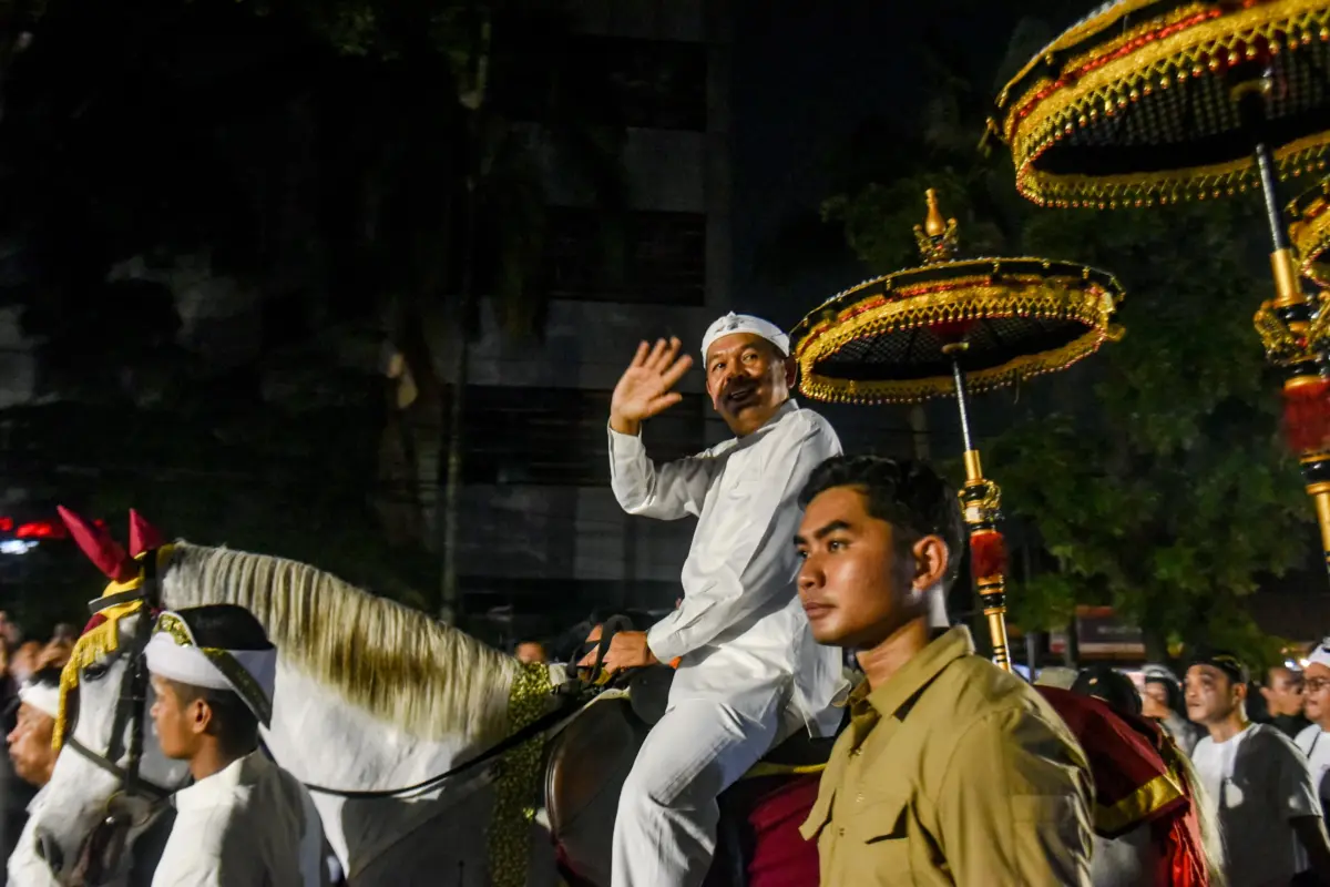 Ragam Kesenian Ditampilkan hingga Warga Pingsan – jabarekspres.com