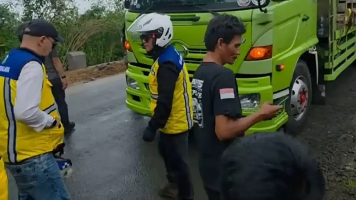 Warga Kerap Keluhkan Truk ODOL, Bupati Tasikmalaya Terjun Langsung Peringatkan Pelanggar