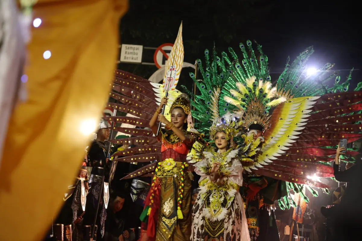 Kabupaten Bogor Memukau di Kirab Milangkala Tatar Sunda, Tampilkan Tari Bhayangkara Padjajaran  – jabarekspres.com