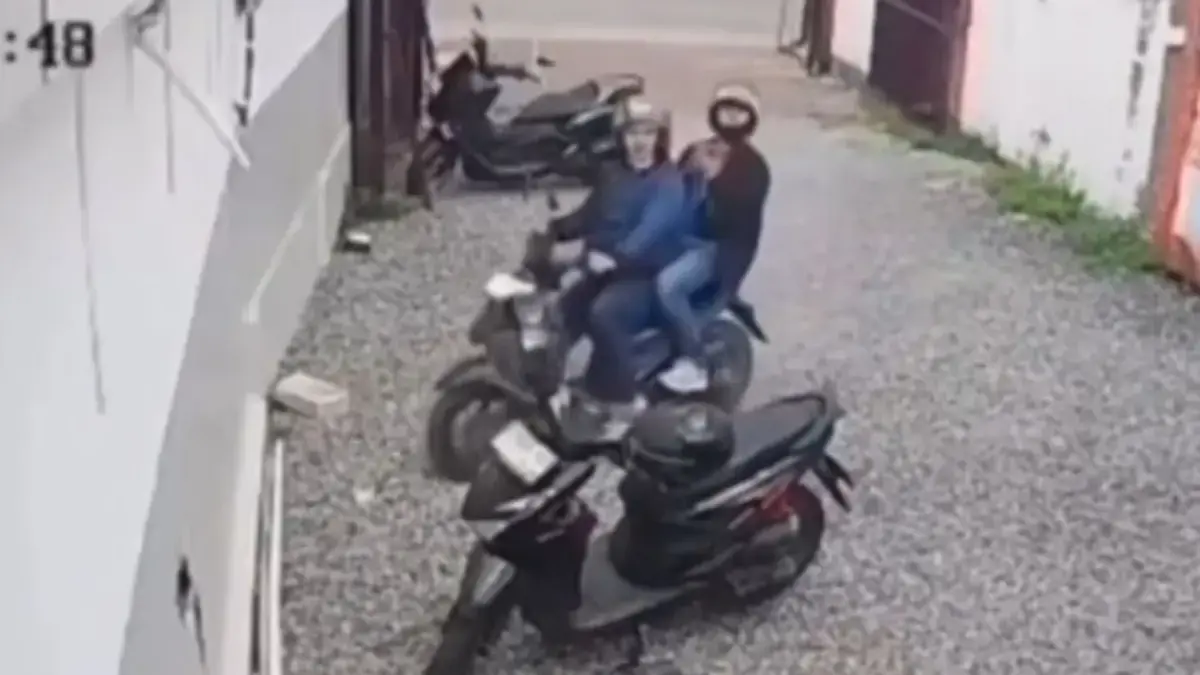 Dua Maling Gasak Sepeda Motor di Gunung Putri Bogor, Lepaskan Tembakan Saat Kabur Dua Maling Gasak Sepeda Motor di Gunung Putri Bogor, Lepaskan Tembakan Saat Kabur. FOTO: Istimewa