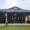 DPRD Kabupaten Bogor Gelar Paripurna Istimewa HJB di Desa Pakai Meja SD