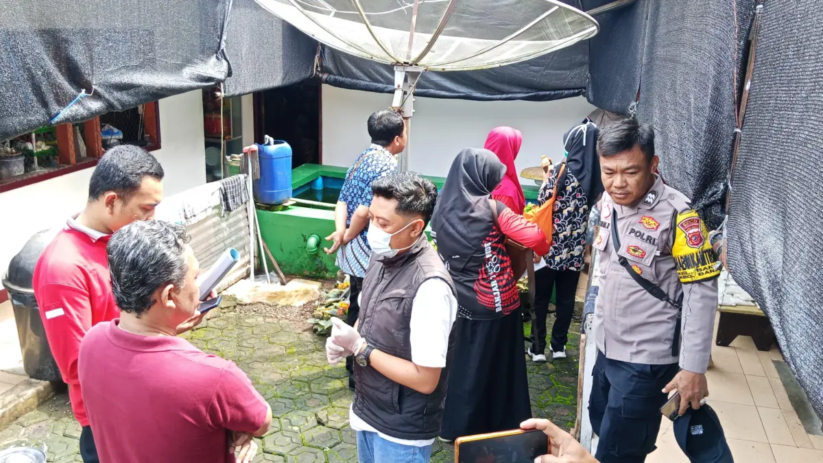 Dinkes Banjar Ambil Tiga Sampel Air di Lokasi Dugaan Pencemaran dari Dapur SPPG