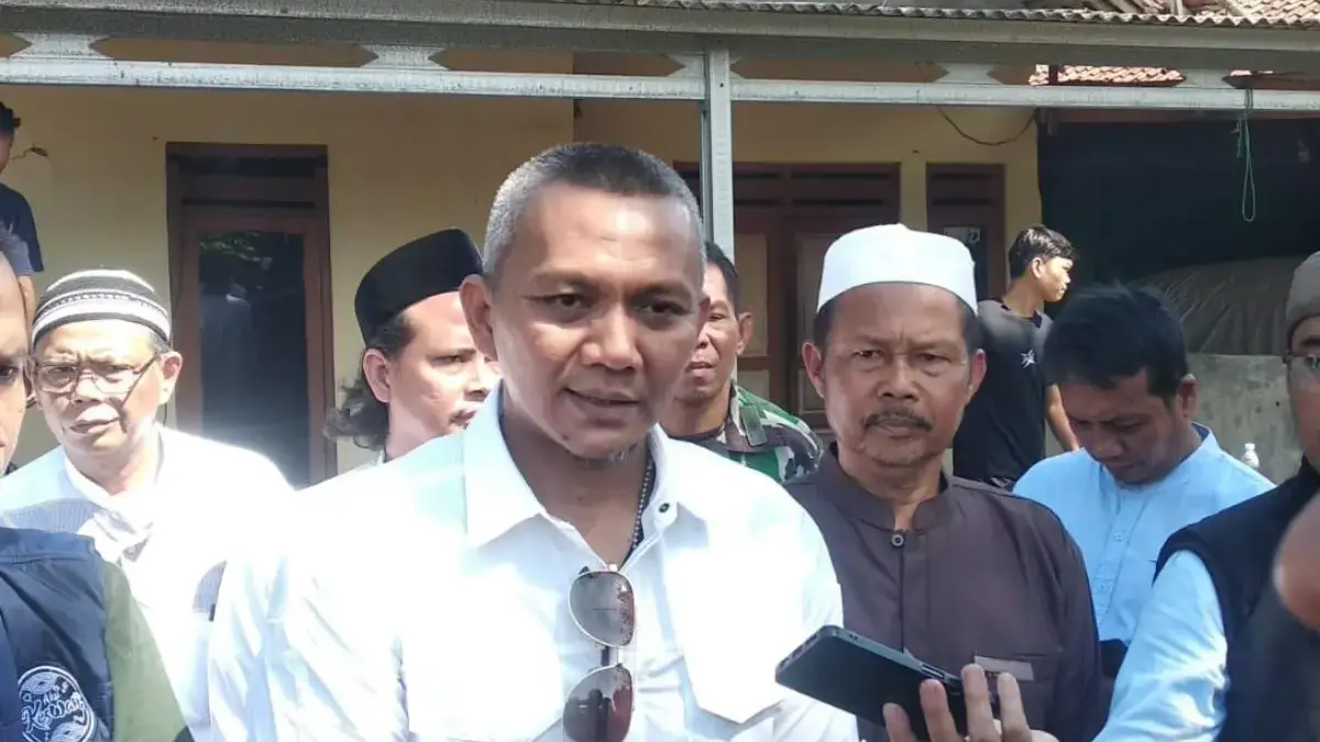 Daging Kurban di Kayumanis Masih Dibagikan Pakai Plastik, Jenal Soroti Kesadaran Sampah Warga Wakil Wali Kota Bogor, Jenal Mutaqin, saat memberikan keterangannya pada momen Iduladha 2026, Rabu (27/5/2026)