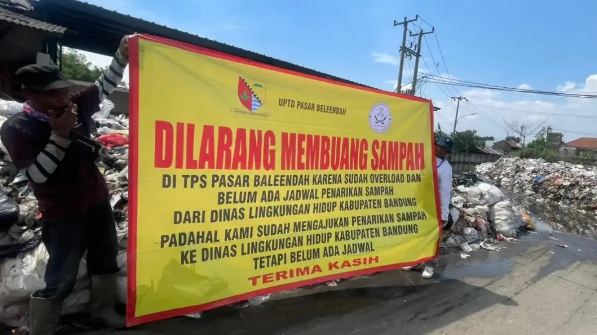 Krisis lautan sampah Pasar Baleendah mengungkap lambannya kinerja DLH Kabupaten Bandung dalam mengelola dan pe
