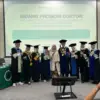 Dr. Asih Handayanti, Dra., M.I.Kom., M.H. saat Melaksanakan Sidang Promosi Doktor di Gedung Dekanat Unisba (Mo