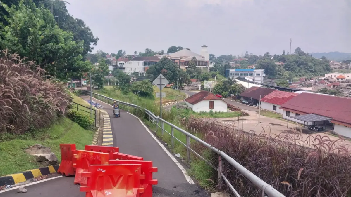 Pemotor Nekat Terobos Jalur Batutulis Meski Sudah Ditutup, Larangan Ditegaskan Pemotor Nekat Terobos Jalur Batutulis Meski Sudah Ditutup, Larangan Ditegaskan
