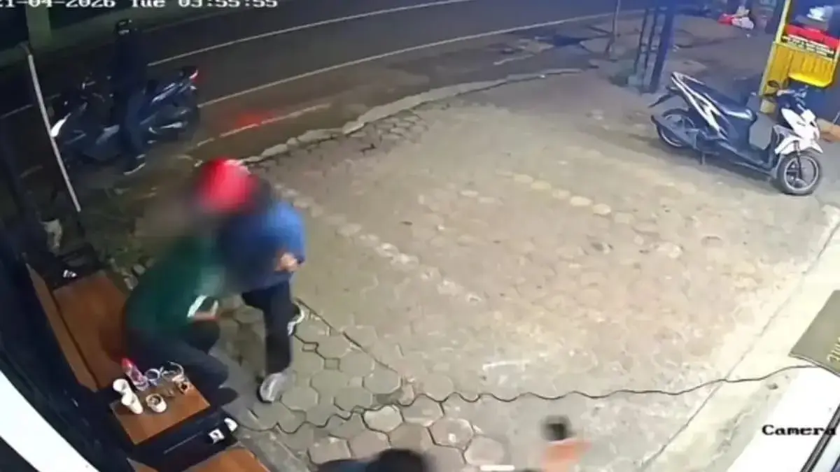 Rekaman aksi begal di wilayah Gunung Batu Kota Bandung. Dok. Tangkap layar sosial media.