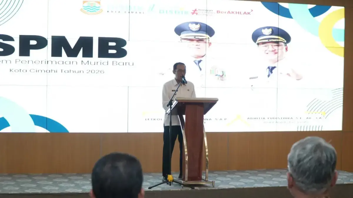 Pemkot Cimahi Jamin SPMB 2026 Bersih, Praktik Curang Bakal Ditindak Tegas Wali Kota Cimahi, Ngatiyana saat Memberikan Sambutan dalam Kick Off SPMB Kota Cimahi tahun 2026 (mong)