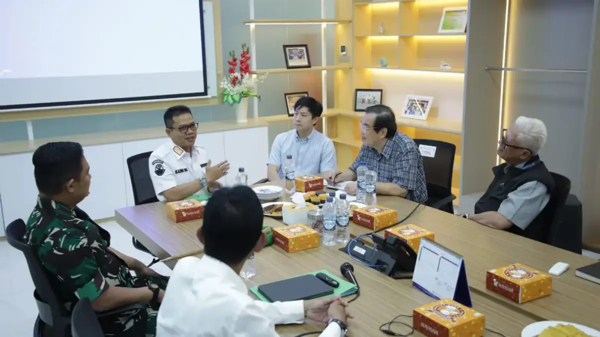 Bupati Bandung Dadang Supriatna yang meninjau langsung lokasi bersama jajaran Pemkab Bandung dan pihak PT Kaha