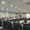 Puluhan perwakilan Forum Honorer Guru dan Tenaga Kependidikan (FHGTK) Kabupaten Tasikmalaya beraudiensi dengan