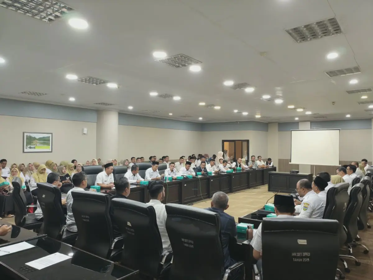 Guru Honorer Tasikmalaya Desak Kejelasan Status dan Gaji, DPRD Siap Dorong ke Pusat – jabarekspres.com