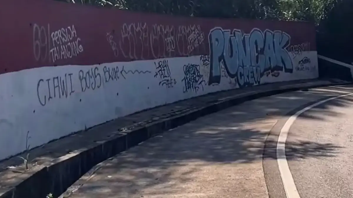 Vandalisme Merajalela, Pemkab Bogor Tak Henti Cat Ulang dan Minta Kesadaran Masyarakat Vandalisme Merajalela, Pemkab Bogor Tak Henti Cat Ulang dan Minta Kesadaran Masyarakat
