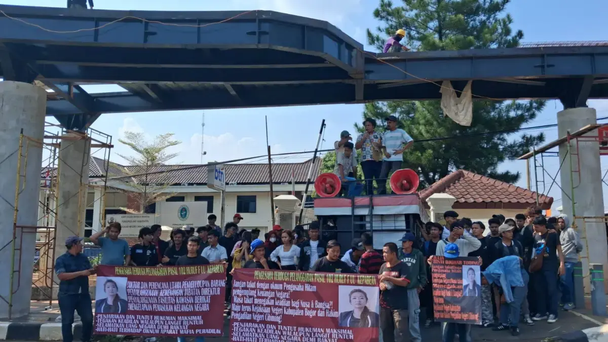 Forum Mahasiswa Soroti Tahanan Kota Terdakwa Kasus Kepabeanan di Bogor Sejumlah mahasiswa yang tergabung dalam Forum Mahasiswa Indonesia mengkritik penanganan perkara